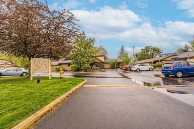 933 N Rose St, Phoenix, OR 97535 - photo 3