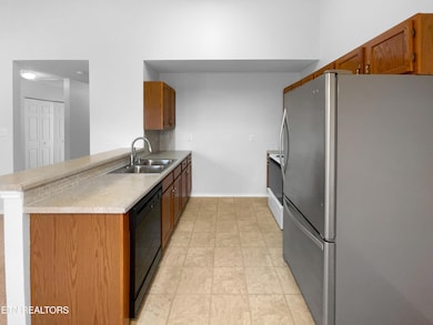 553 Ravenwood Dr, Maryville, TN 37801 - photo 2