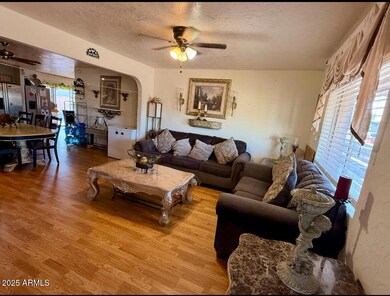 8151 W Westview Dr unit 5, Phoenix, AZ 85033 - photo 4