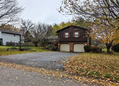 834 W Surrey Ln, Algonquin, IL 60102 - photo 2