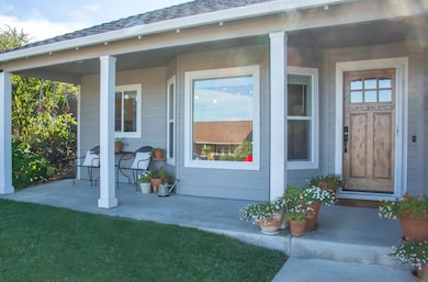 Front Porch/Entry