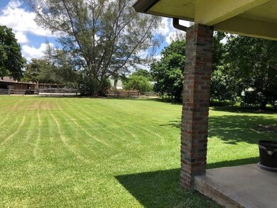 6330 SW 188th Ave, Southwest Ranches, FL 33332 - photo 4