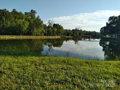 426B E N St, Newton, NC 28658 - photo 3