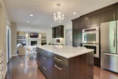 Light, bright & open space!  Gas line for outdoor 