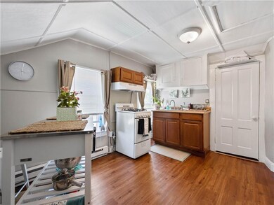 71 Washington- Upstairs Unit