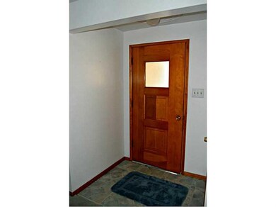 Entry/Foyer.