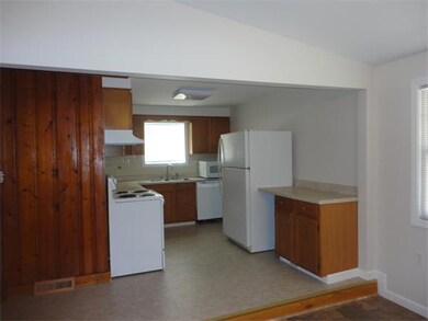 8 Marblehead Rd unit 1, Windham, NH 03087 - photo 2