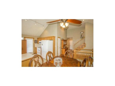 Dining/Kitchen area