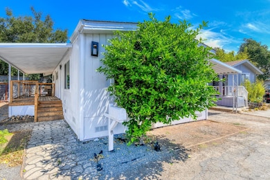 541 Mason St unit 8, Healdsburg, CA 95448 - photo 2