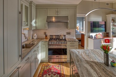 24 Lee St unit B2, Marblehead, MA 01945 - photo 3