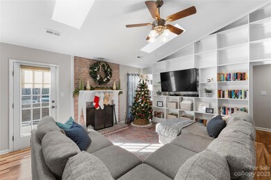 9110 Twin Trail Dr, Huntersville, NC 28078 - photo 4