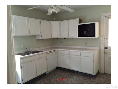 Kitchen. Upper Unit