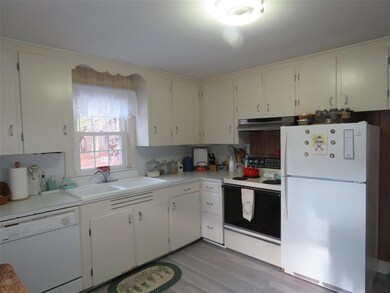 224 S Main St, Newmarket, NH 03857 - photo 5
