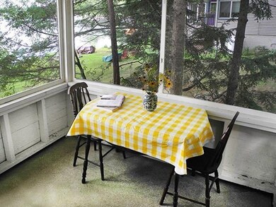 QUIET DINING