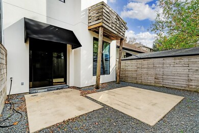 Backyard/Patio area - great space for all your decorative pieces! Entertain!!!!