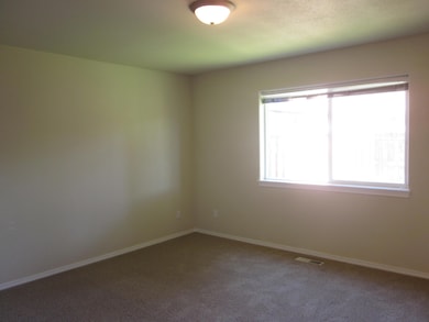 2723 SW Salmon Ave, Redmond, OR 97756 - photo 7