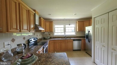 9804 Ashby Rd, Fairfax, VA 22031 - photo 6