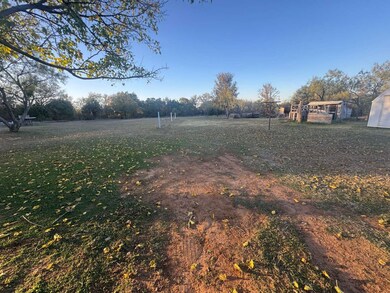 119 Theresa Dr, Graham, TX 76450 - photo 2