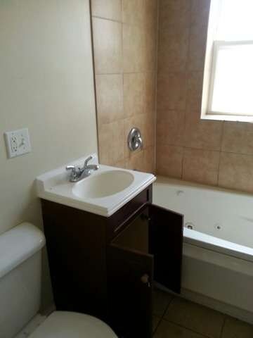 6319 N Sacramento Ave unit 2W, Chicago, IL 60659 - photo 7