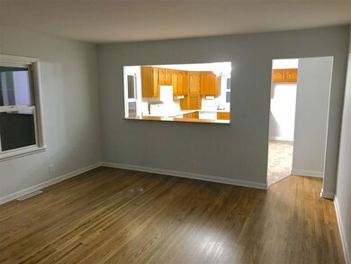 view to the kitchen from liv rm