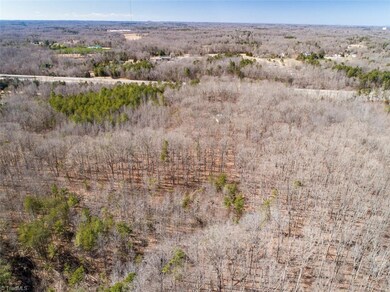 5829 Tall Cedar Rd, Greensboro, NC 27406 - photo 4