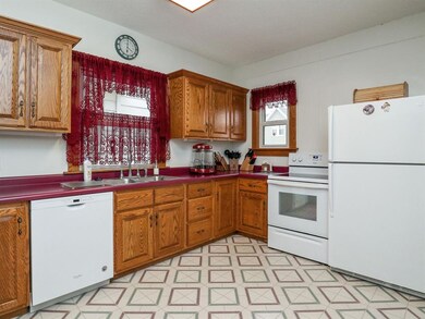 1222 1st St SW, Cedar Rapids, IA 52404 - photo 5