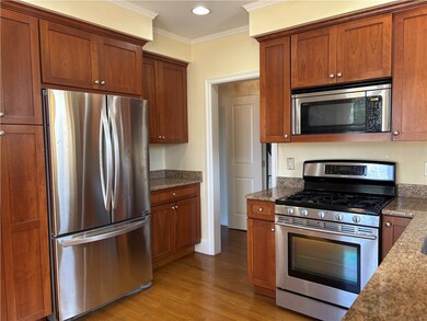 1180 Narragansett Blvd unit 3, Cranston, RI 02905 - photo 2