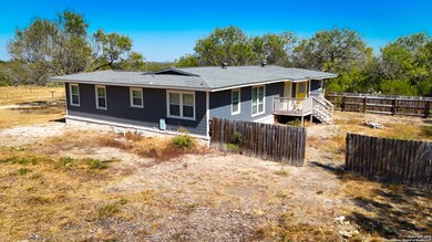 320 Pullin Dr, Pleasanton, TX 78064 - photo 6