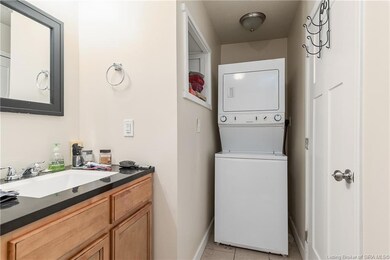 629 W Market St, New Albany, IN 47150 - photo 4