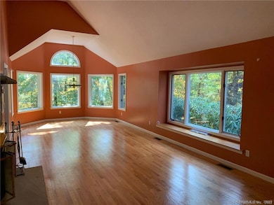 380 Huckleberry Hill Rd, Avon, CT 06001 - photo 2