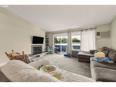 10090 SW Beaverton Hillsdale Hwy unit 13, Beaverton, OR 97005 - photo 4