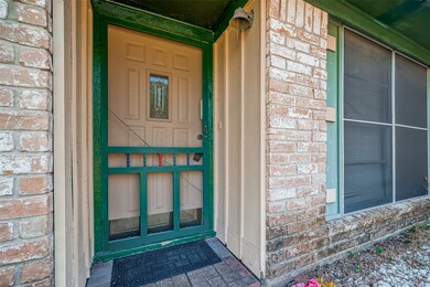 917 Midas Ln, Alvin, TX 77511 - photo 2