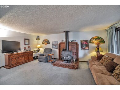 1325 NE Barnes Ct, Gresham, OR 97030 - photo 4