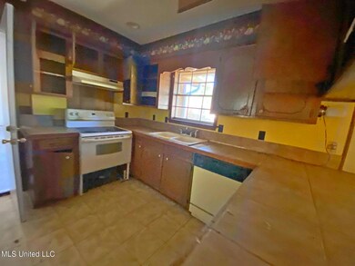 1608 Melrose Place, Clinton, MS 39056 - photo 2