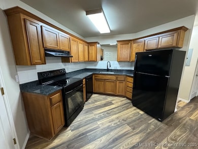 310 York St, Tahlequah, OK 74464 - photo 4