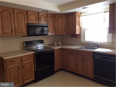 800 Wilson Ln, Springfield, PA 19064 - photo 3