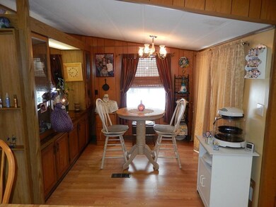 Nice dining area with lots of...