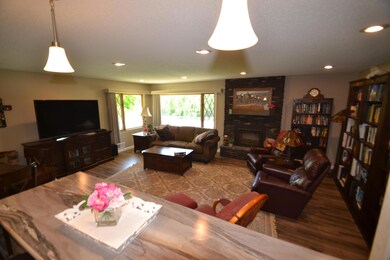 Open Floor: Living-Dining-Kitchen