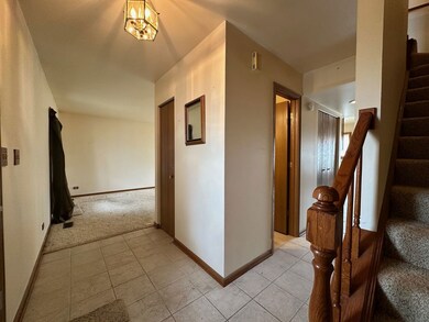 1369 Trinity Dr, Carol Stream, IL 60188 - photo 3