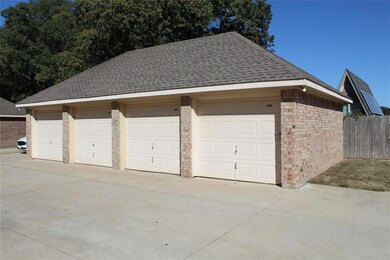 312 Jennifer Ct, Weatherford, TX 76086 - photo 3