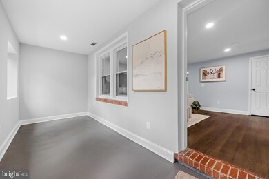 2922 Charleston Ave, Halethorpe, MD 21227 - photo 3