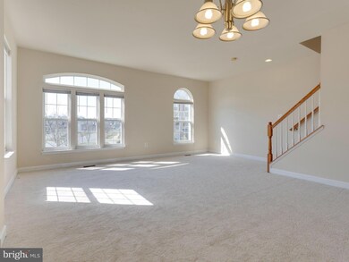 721 Chevington Ct, Woodbridge, VA 22191 - photo 7