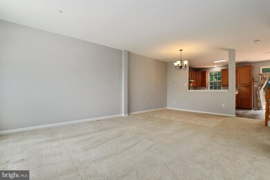13028 Shamrock Glen Dr, Germantown, MD 20874 - photo 3