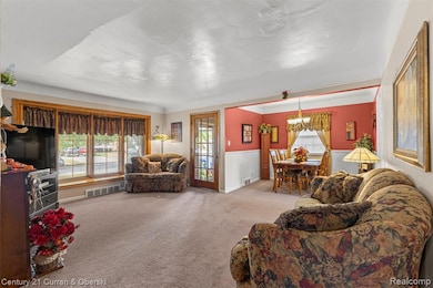 9869 Melbourne Ave, Allen Park, MI 48101 - photo 4