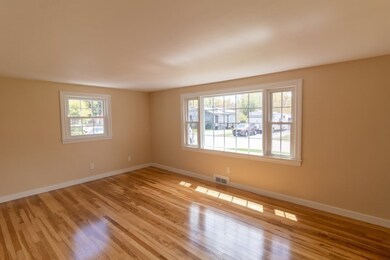 8 Massasoit Dr, Leicester, MA 01524 - photo 7