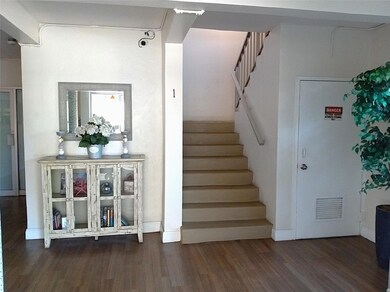 2010 Fillmore St unit 303, Hollywood, FL 33020 - photo 4