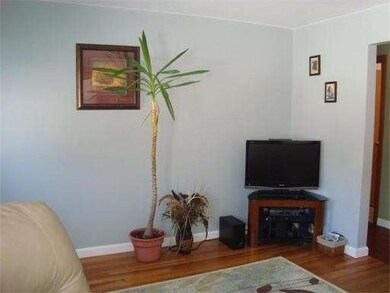 34 Pine Grove Cir, Uxbridge, MA 01569 - photo 4