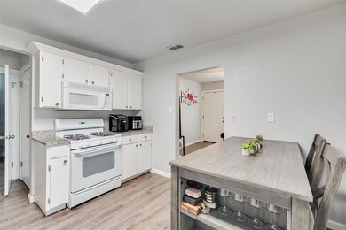 206 Hobson St, Weatherford, TX 76086 - photo 2