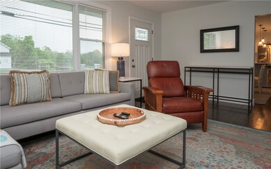 1560 W Main Rd, Middletown, RI 02842 - photo 5