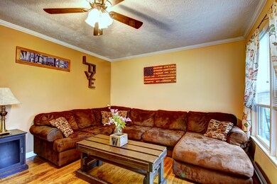 6511 Firethorn Way, Louisville, KY 40229 - photo 5